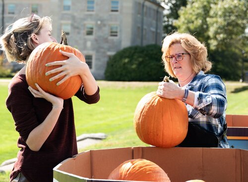 Fall Weekend, Pumpkin carving, Friday, October 9, 2026. (Connecticut College photos by Tony Reynoso '30)